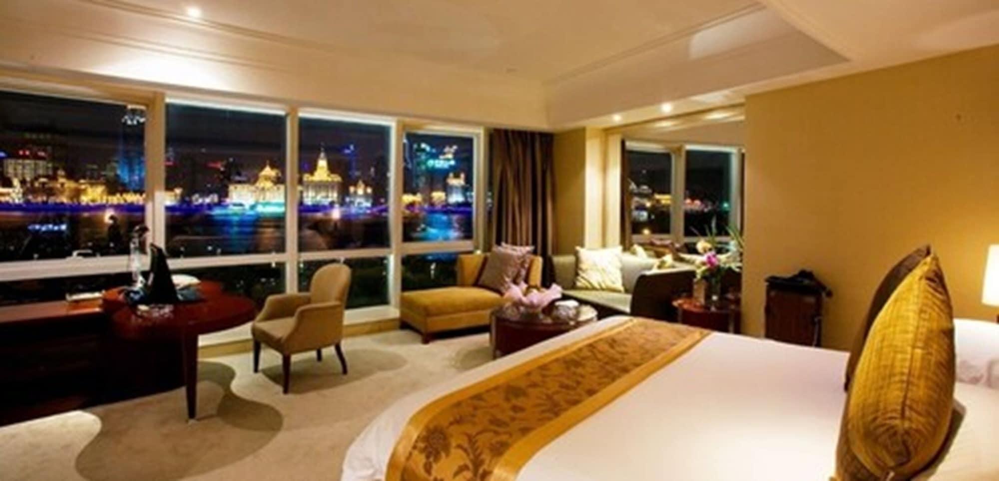 Oriental Riverside Bund View 5* Xangai