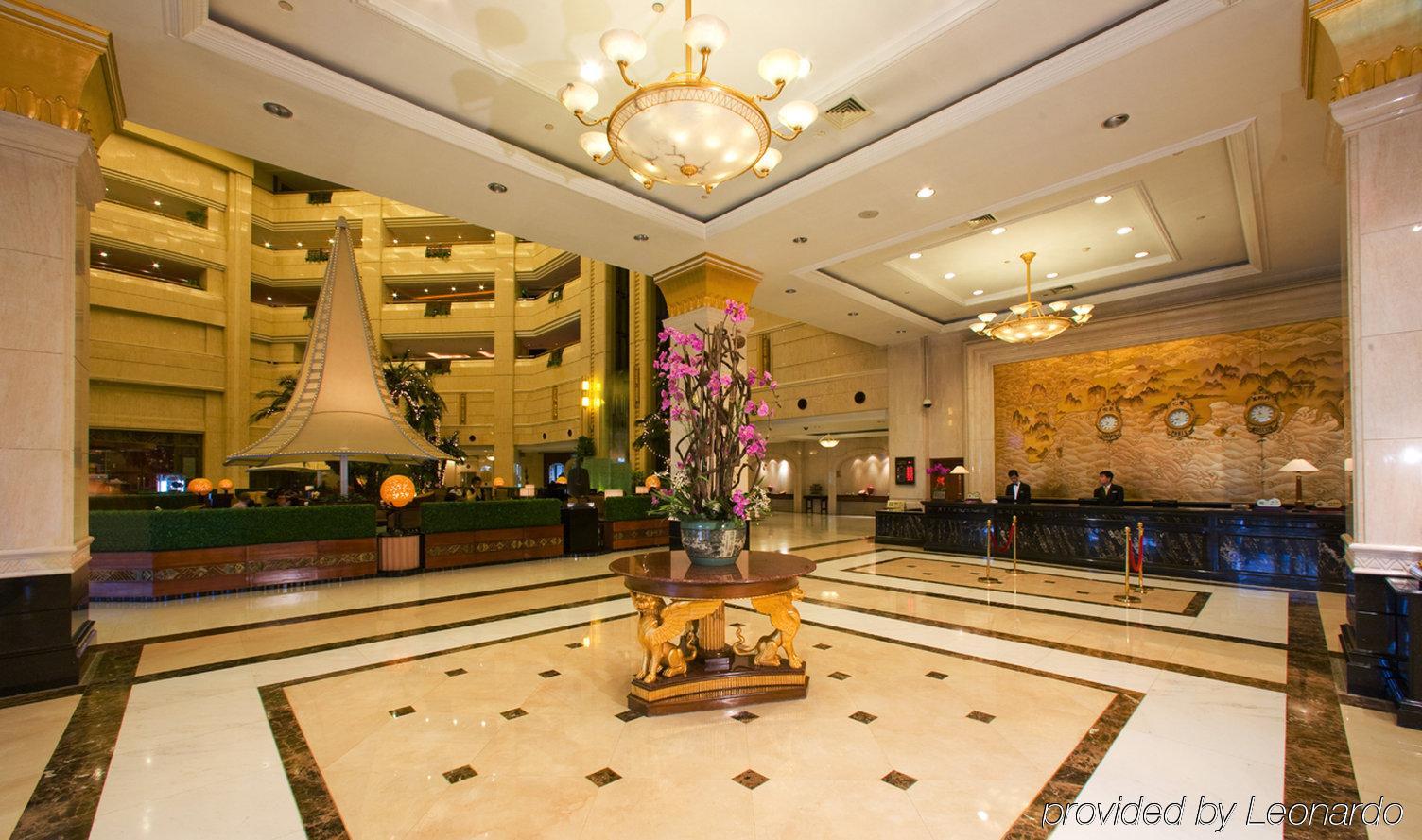 Oriental Riverside Bund View 5* Xangai