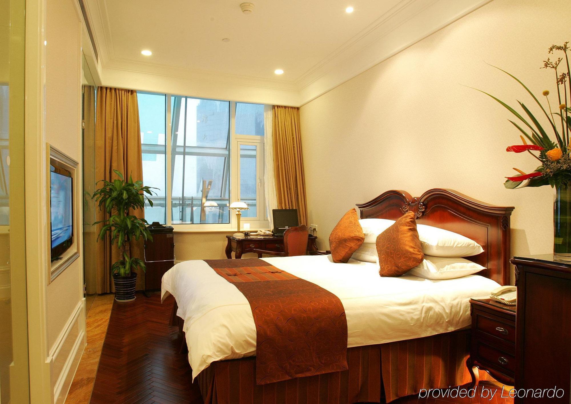 Oriental Riverside Bund View 5* Xangai