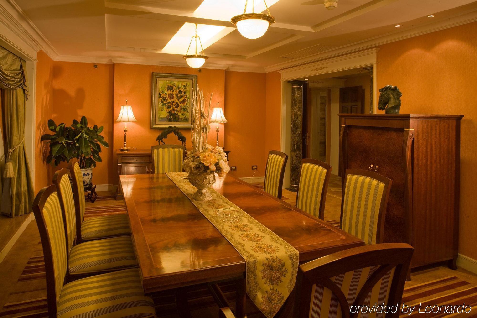Oriental Riverside Bund View Hotel Xangai