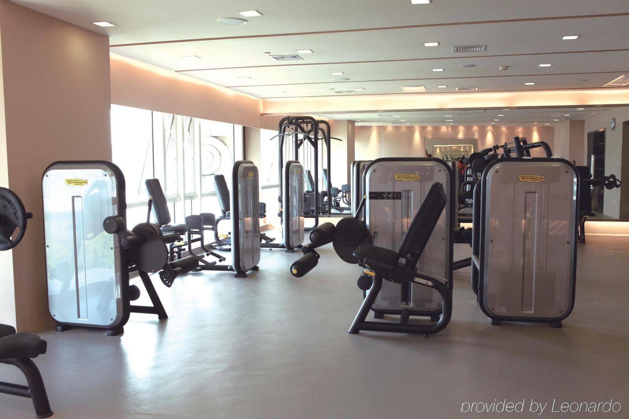 Hotel Oriental Riverside Bund View 5*